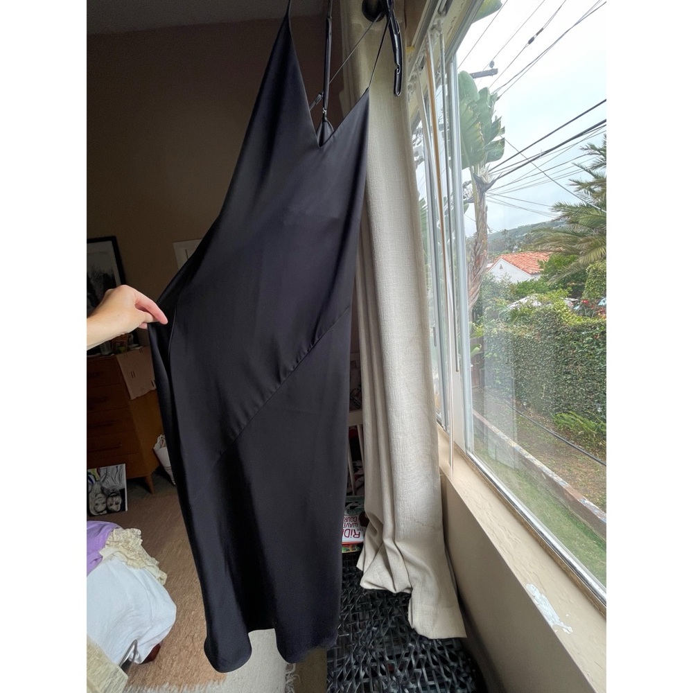 Aritzia Babaton black spaghetti strap 90s style slip dress size small